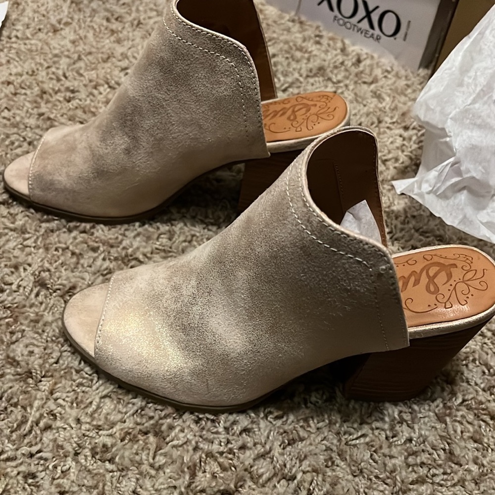 Sugar peppermint light Gold Heeled Mules size 8